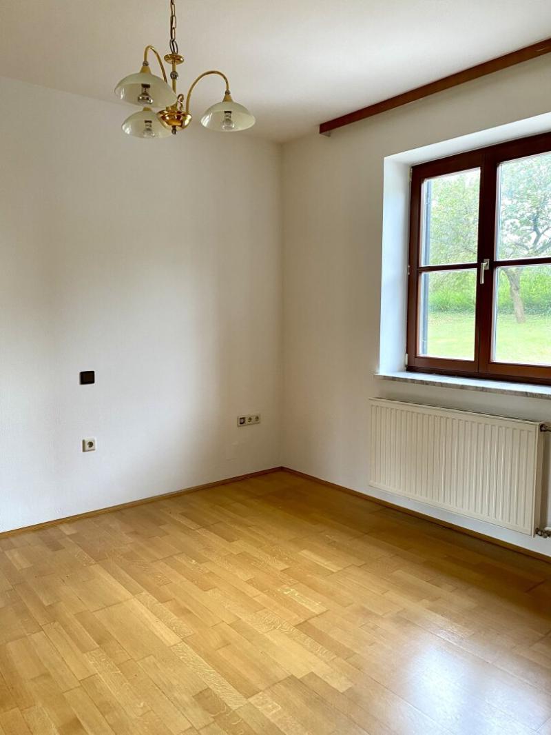 Geräumige Einliegerwohnung (50m²) in ruhiger Lage in Oberrohr!